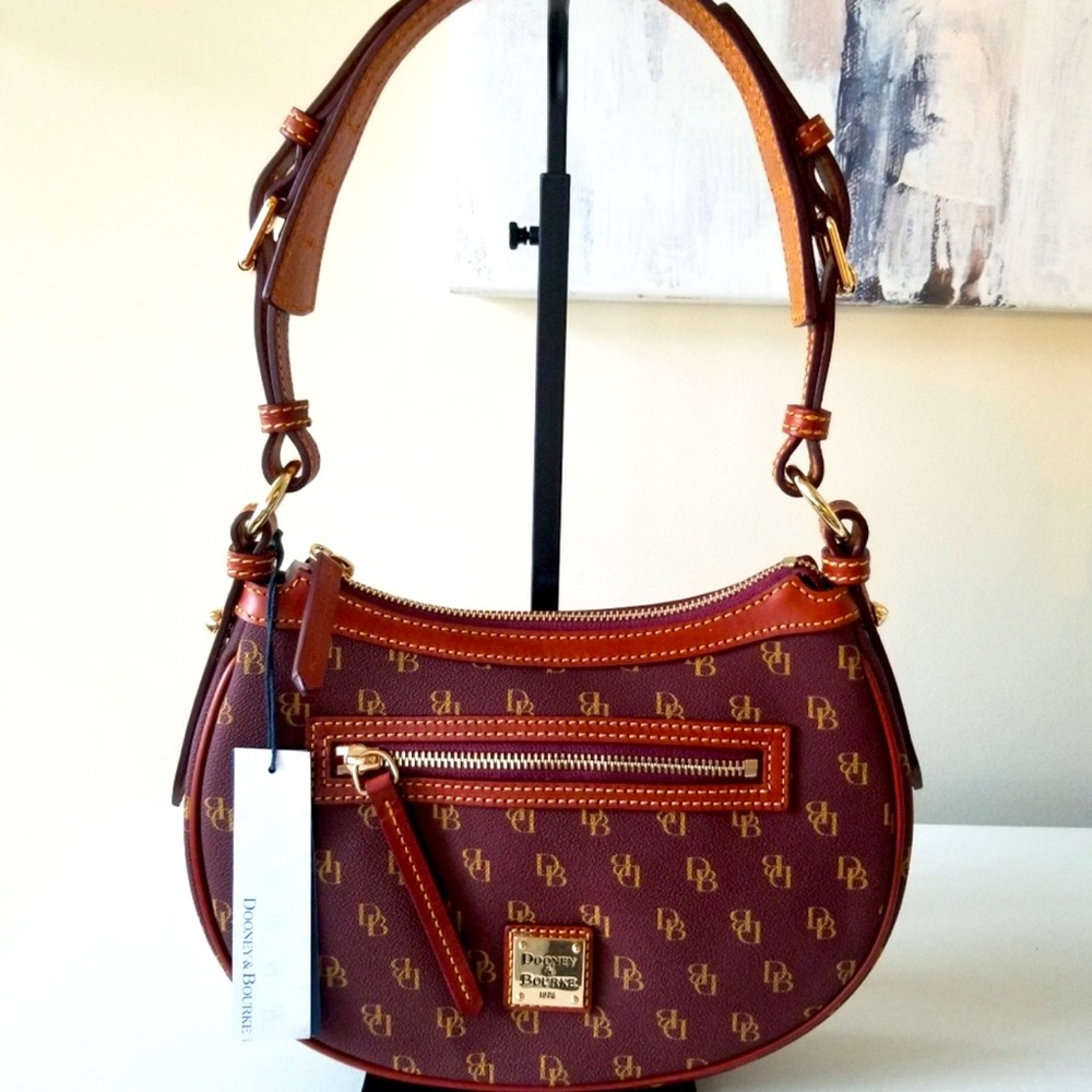 NWT🦋 Dooney & Bourke 🦋Tan and Brown Monogram Shoulder Bag *retail $298